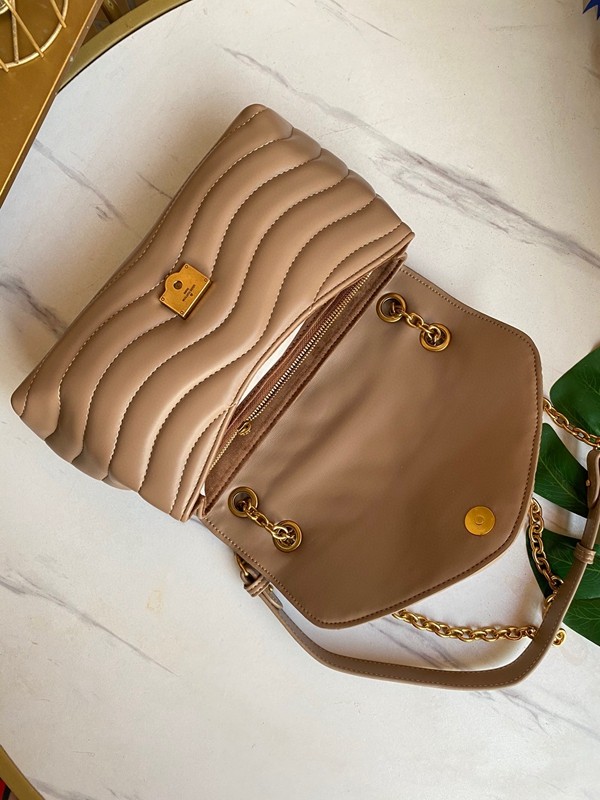 ルイヴィトンバッグ角部分ディテール